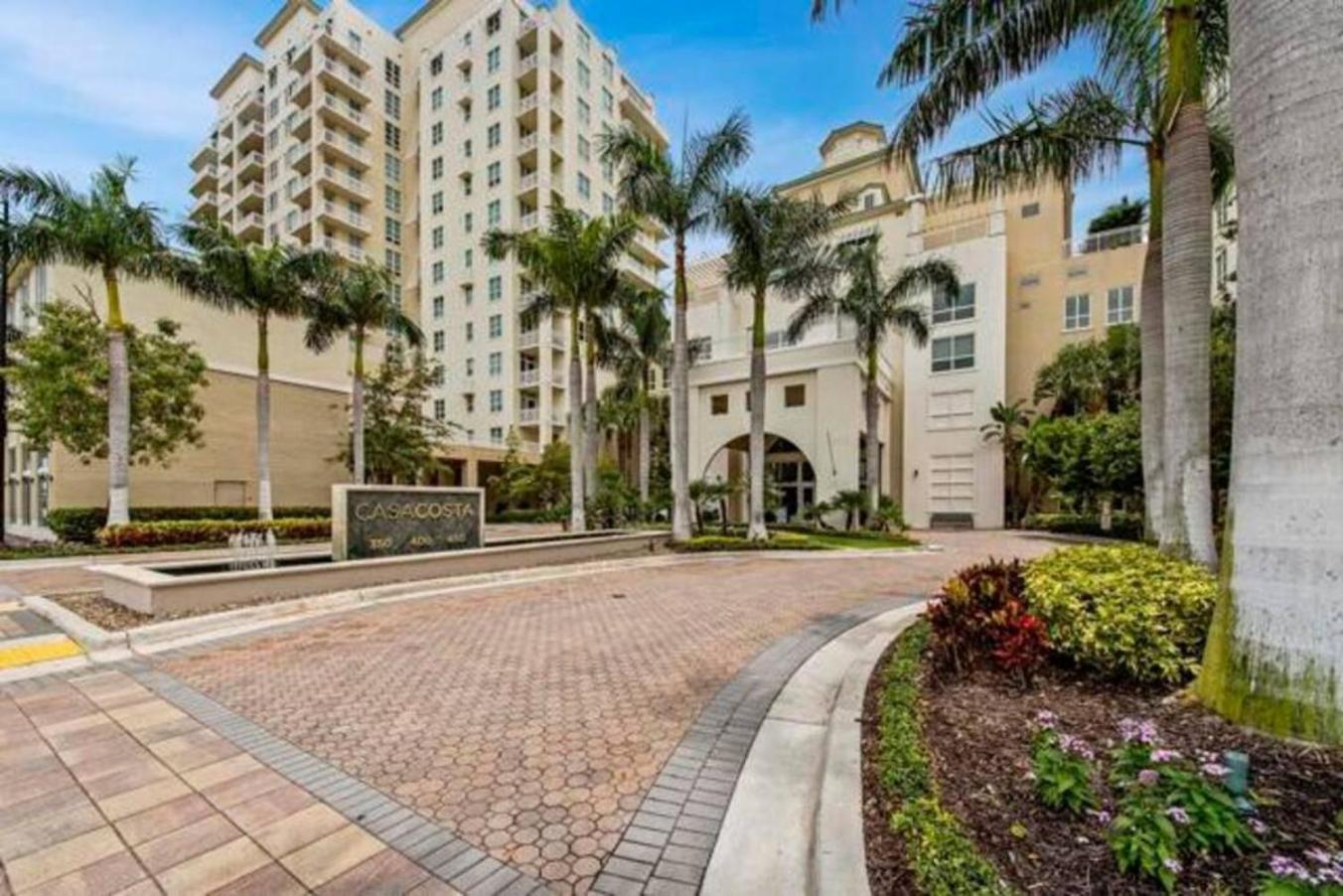 Apartment In Casa Costa Condo!Beach Pass Included Бойнтон-Бич Экстерьер фото